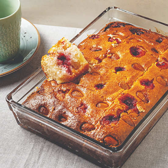 Vişneli Yoğurt Tatlısı