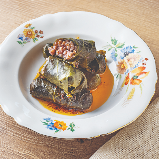 Karabuğdaylı Karalahana Sarması