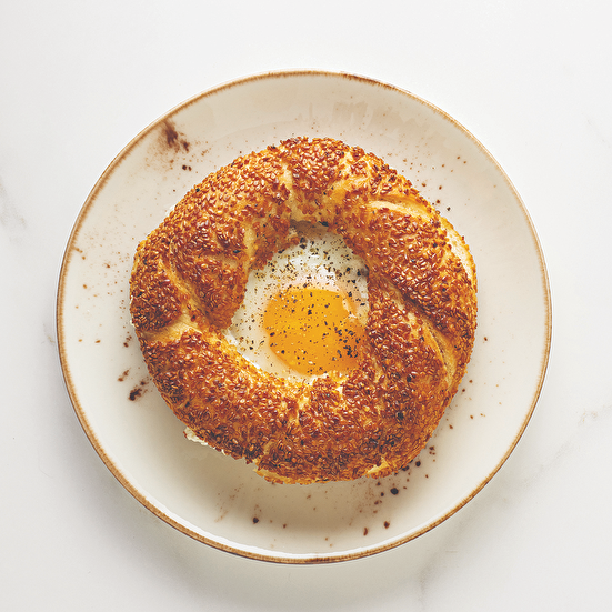 Simit Yatağında Yumurta 