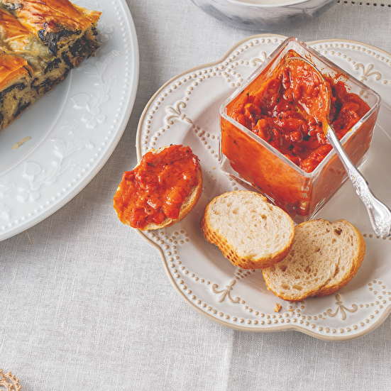 Balkan Soslu Lutenitsa