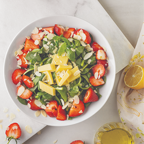 File Bademli Çilekli Semizotu Salatası