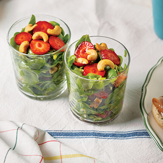 Çilekli Semizotu Salatası