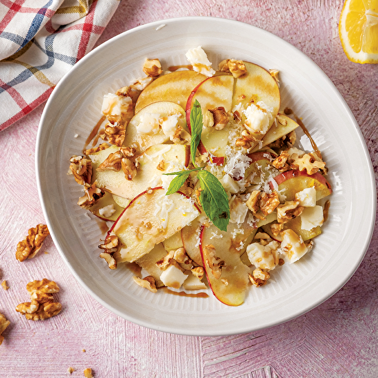 Cevizli Elmalı Meyve Salatası 