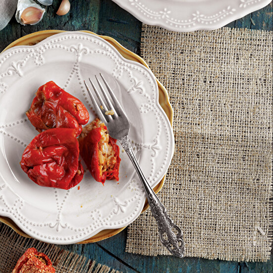 Zeytinyağlı Kuru Biber Dolması