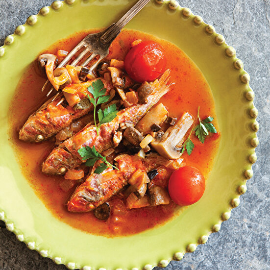 Baharatlı Barbun Buğulama