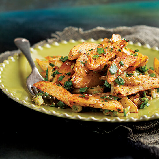 Baharatlı Kızarmış Patates Salatası