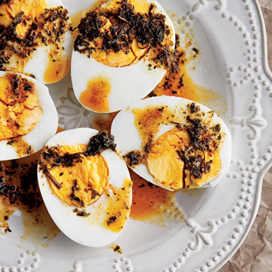 Tereyağı Soslu Haşlanmış Yumurta