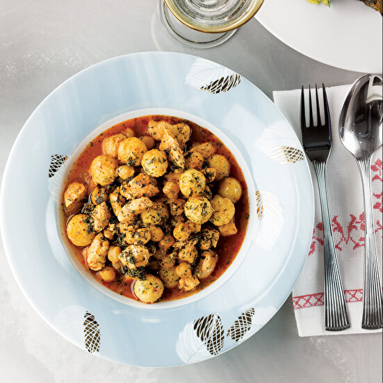 Bulgur Köfteli Tavuk Yemeği