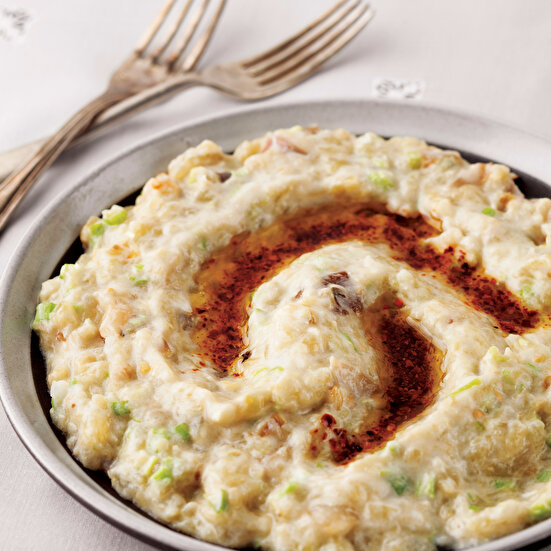 Taze Sarımsaklı Patlıcan Salatası