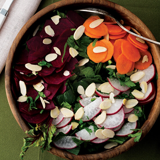 Ispanaklı Kök Salata