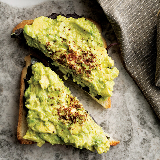 Avokadolu Ekmekler