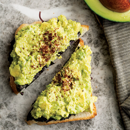 Avokadolu Ekmekler