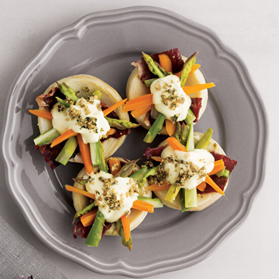 Kuşkonmazlı Pastırmalı Enginar