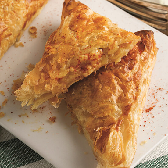 Közlenmiş Patlıcanlı Milföy Börek