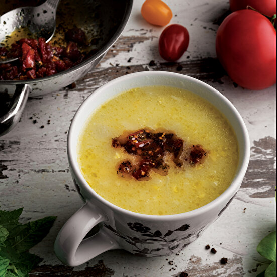 Kuru Domates Soslu Taze Mısır Çorbası