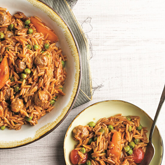 Köfteli Taze Bezelyeli Arpa Şehriye Pilavı