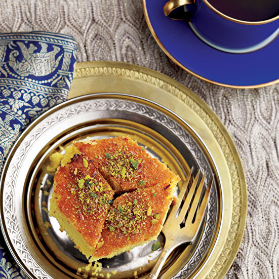 Zerdeçallı İrmikli Kek