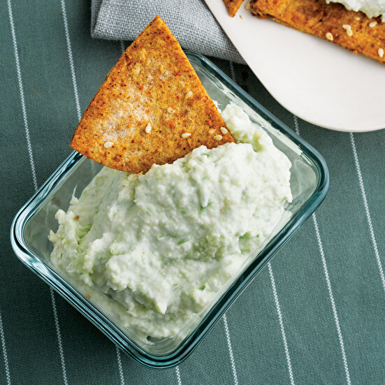 Enginarlı Dip Sos ve Lavaş Kraker