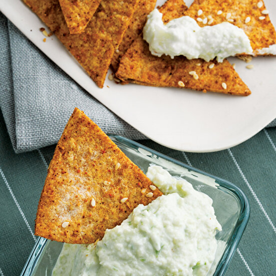 Enginarlı Dip Sos ve Lavaş Kraker