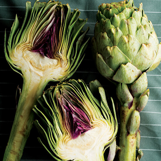 Enginarlı Yeşil Bahar Salatası