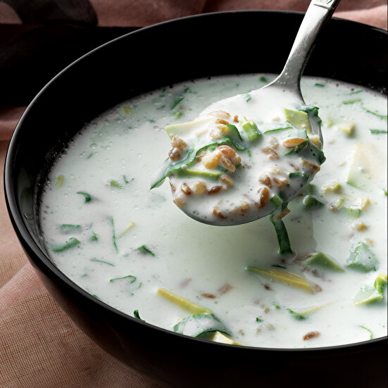 Avokadolu Soğuk Çorba