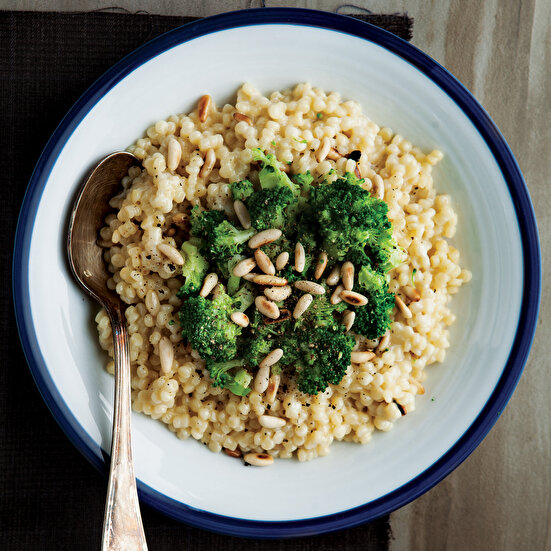 Cheddar Peynirli Brokolili Kuskus
