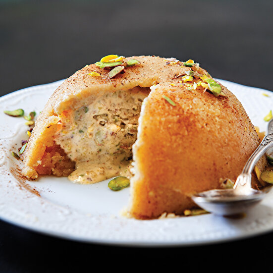 Fıstıklı Dondurmalı İrmik Tatlısı