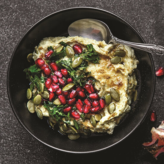 Narlı Avokadolu Kuru Fasulye Humusu