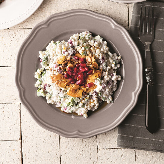 Çıtır Bademli Kuskuslu Salata