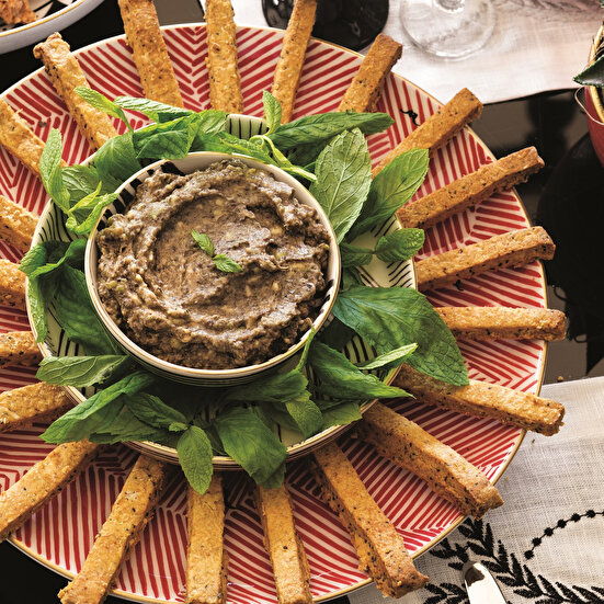 Karabuğday Unlu Chialı Çubuklar ve Zeytinli Dipsos