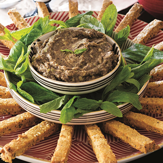 Karabuğday Unlu Chialı Çubuklar ve Zeytinli Dipsos