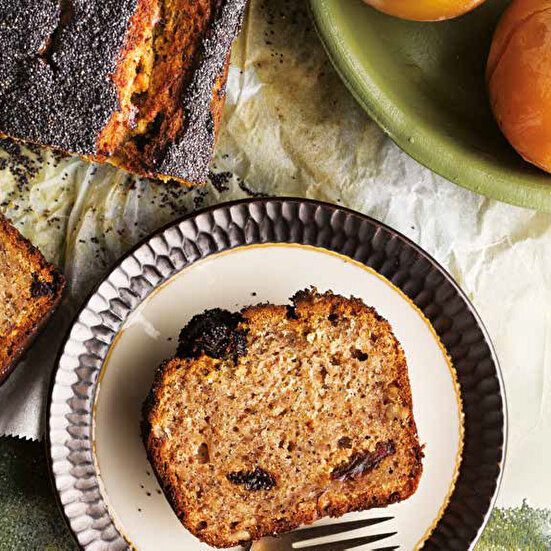 Hurmalı Cevizli Kek