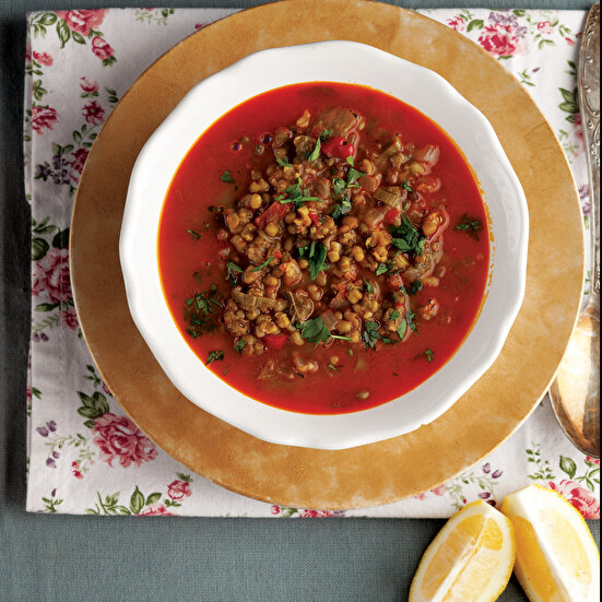 Taze Sarımsak ve Naneli Maş Çorbası