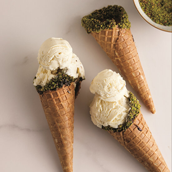 Vanilyalı ve Sakızlı Dondurma