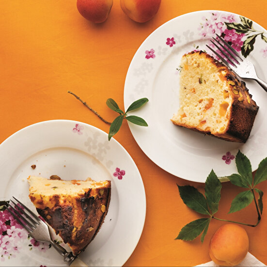 Kayısılı Kakuleli ve Gül Sulu Kek