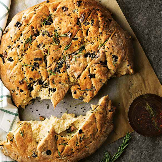 Taze Biberiye Zeytin ve Cevizli Ramazan Pidesi