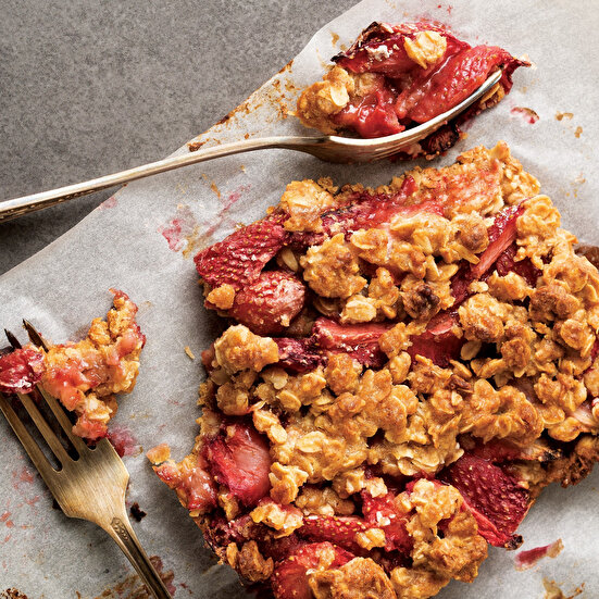 Yulaflı Çilekli Kaşık Tatlısı