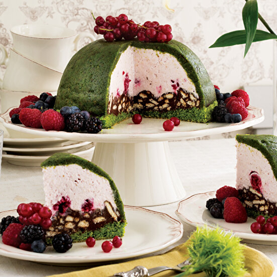 Orman Meyveli Sürpriz Pasta