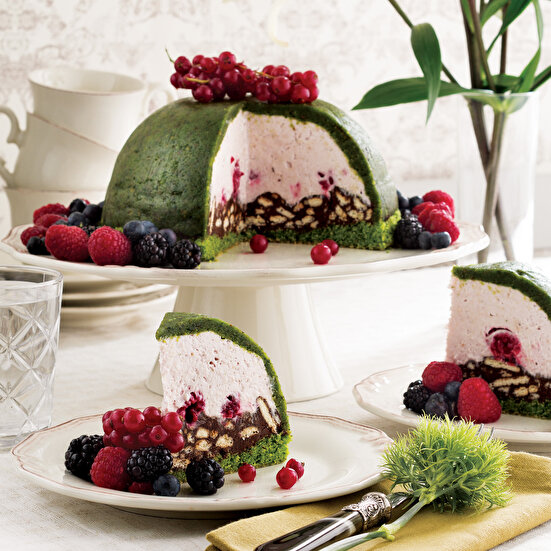 Orman Meyveli Sürpriz Pasta