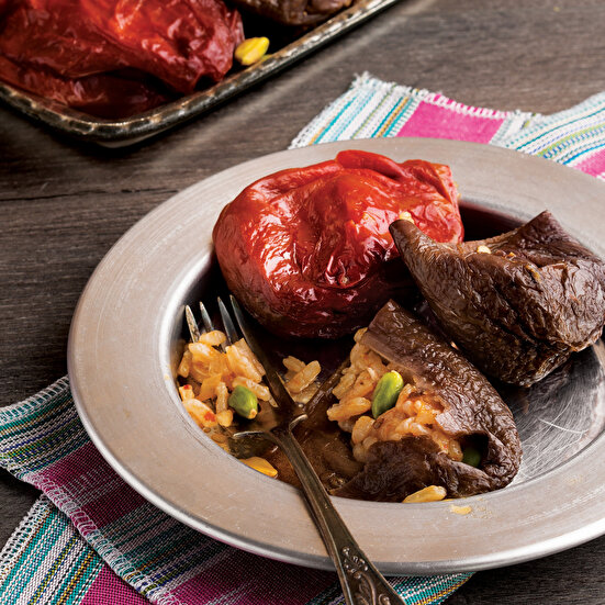 Fıstıklı Zeytinyağlı Kuru Dolma