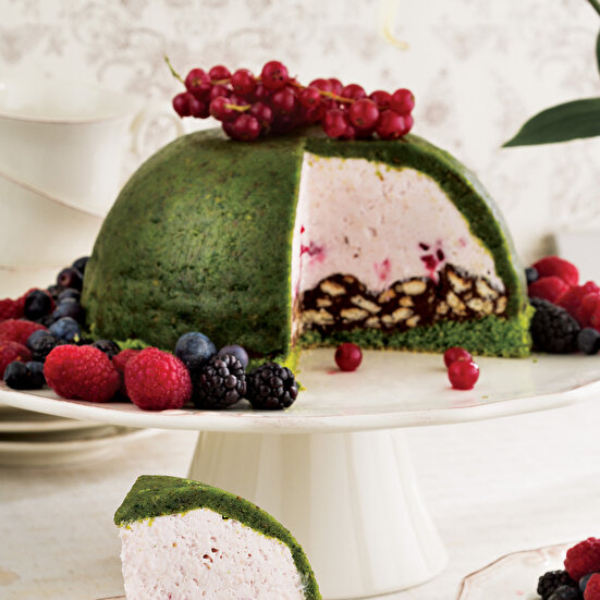 Orman Meyveli Sürpriz Pasta