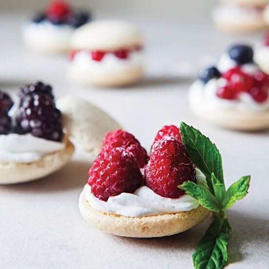 Orman Meyveli Bademli Beze