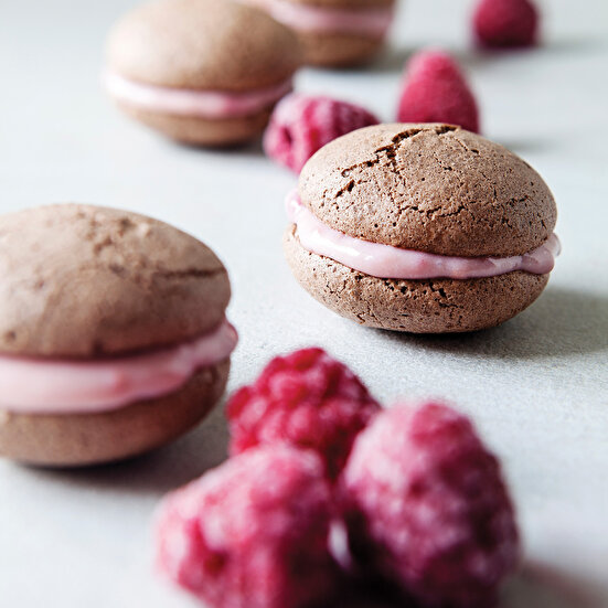 Beyaz Çikolatalı Frambuazlı Beze