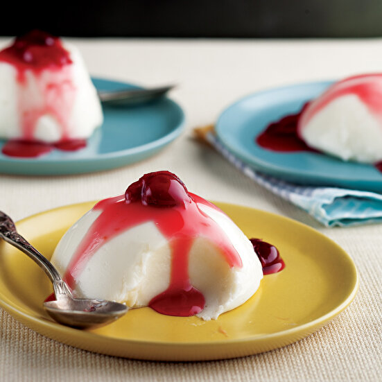 Vişne Soslu Damla Sakızlı Muhallebi