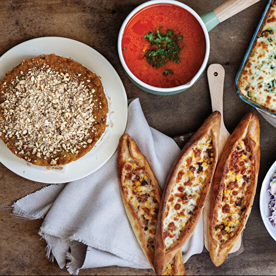 Kıymalı Mısırlı Pide