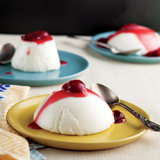 Vişne Soslu Damla Sakızlı Muhallebi