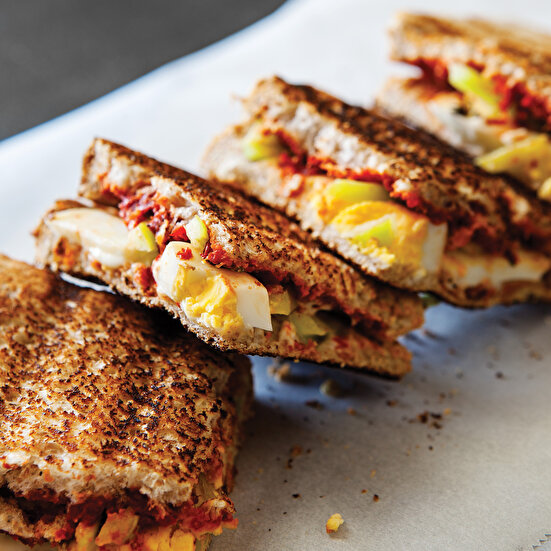 Yumurtalı Baharatlı Tost