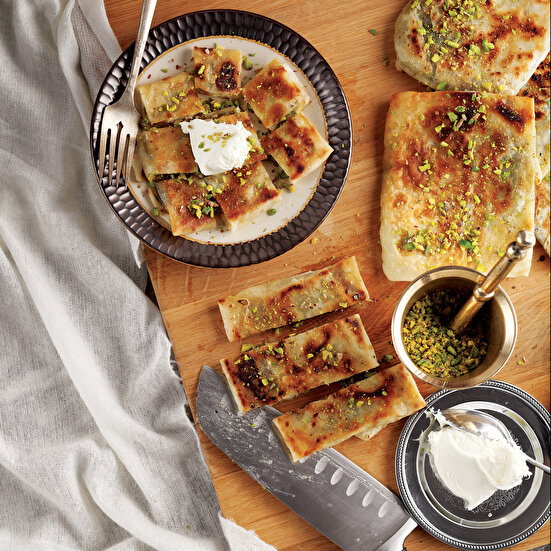 Evde Fıstıklı Katmer