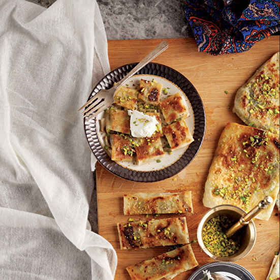 Evde Fıstıklı Katmer