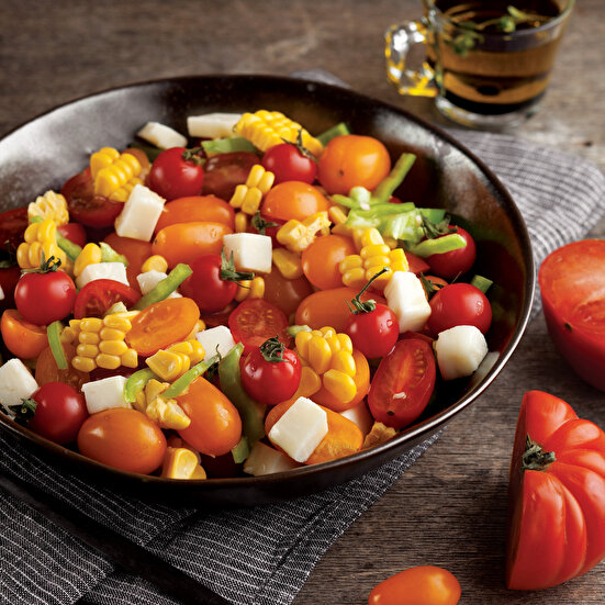 Renkli Domates Salatası